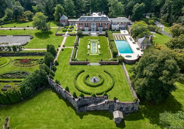 Photo 1 of Mansion for sale at 2525 Purchase St, Purchase, NY 10577 | MLS# 915874 | Listing updated on 2026-09-11