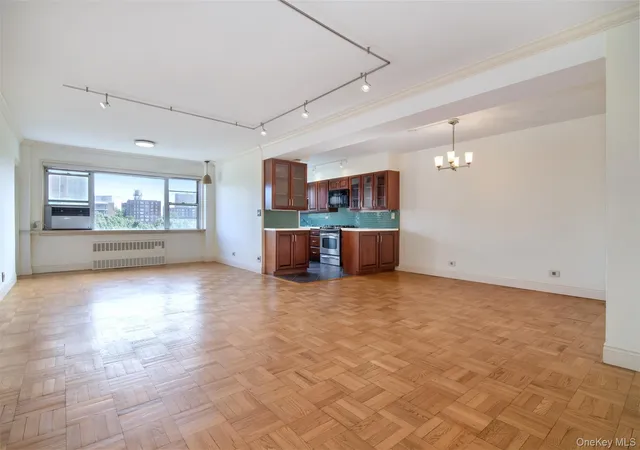 Photo 1 of Sale Pending at 750 Kappock St #807, Bronx, NY 10463 | MLS# 916403 | Listing updated on 2026-09-10