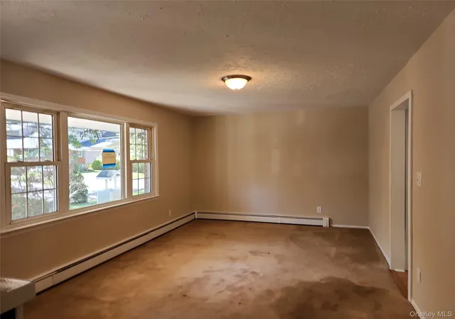 Photo 3 of Single family home for sale at 61 Pleasant St, Huntington, NY 11743 | MLS# 926962 | Listing updated on 2026-09-10