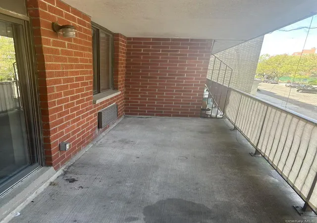 Listing Photo 2 - Condo for sale in building located at 139-76 35Th Ave, New York, NY 11354 - Unit #2B
