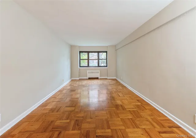 Photo 4 of Sale Pending at 50 White Oak St #1E, New Rochelle, NY 10801 | MLS# 931008 | Listing updated on 2026-09-12