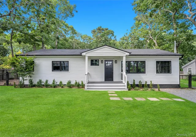 Photo 1 of Single family home for sale at 10 Shinnecock Ln, Southampton, NY 11946 | MLS# 936625 | Listing updated on 2026-09-15