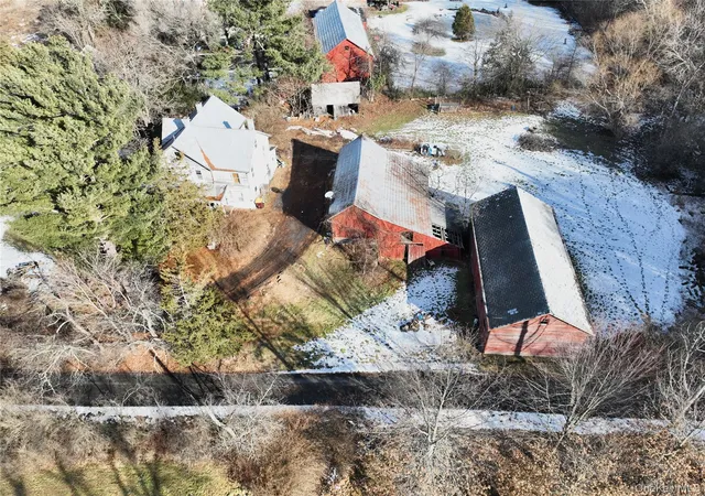 Photo 2 of Single family home for sale at 256 Round Hl Rd, Florida, NY 10921 | MLS# 937048 | Listing updated on 2026-09-11