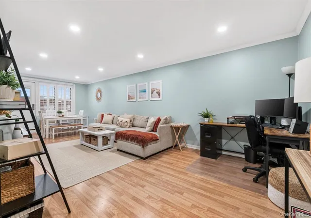 Photo 4 of Sale Pending at 700 Shore Rd #7Y, Long Beach, NY 11561 | MLS# 938498 | Listing updated on 2026-09-23