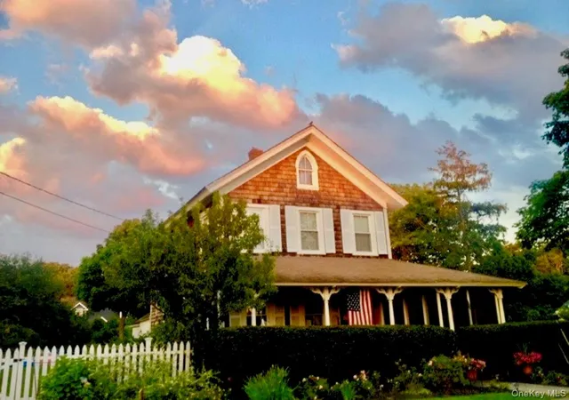 Photo 2 of Single family home for sale at 179 G Springville Rd, Hampton Bays, NY 11946 | MLS# 946609 | Listing updated on 2026-09-14