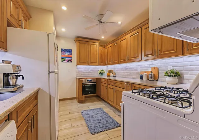 Photo 3 of House for sale at 99-10 60th Avenue #6E, New York, NY 11368 | MLS# 947592 | Listing updated on 2026-09-19