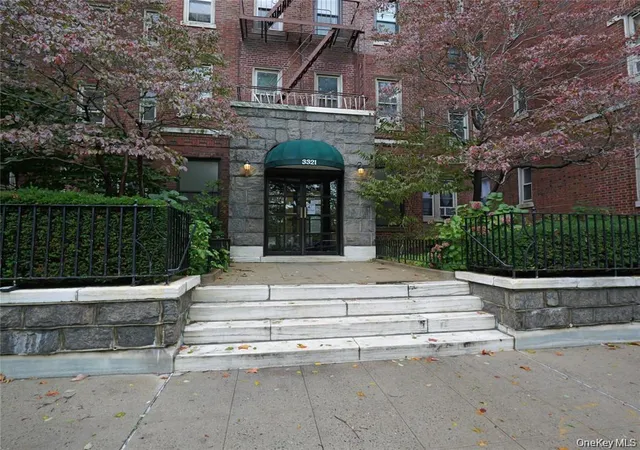 Condo for sale at 3321 Bruckner Blvd #5J, New York, NY 10461 | MLS# 959634