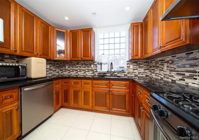 Photo 4 of Condo for sale at 144-69 Barclay Ave #4A, New York, NY 11355 | MLS# 963367 | Listing updated on 2026-09-13