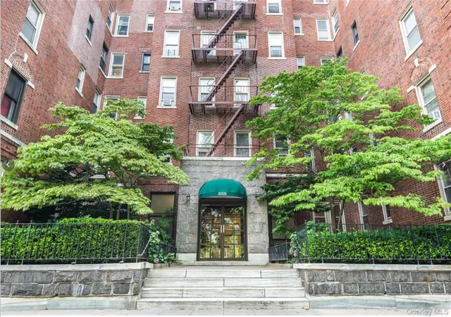 Sale Pending at 3321 Bruckner Blvd #4M, Bronx, NY 10461 | MLS# 963532 | Listing updated on 2026-09-10