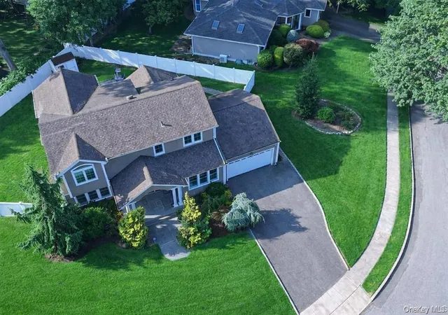 Photo 1 of Single family home for sale at 35 Moss Ln, Jericho, NY 11753 | MLS# 966278 | Listing updated on 2026-09-12
