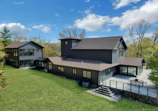 Photo 3 of Single family home for sale at 20 Old Stone Rd, Clarkstown, NY 10989 | MLS# 969160 | Listing updated on 2026-09-12