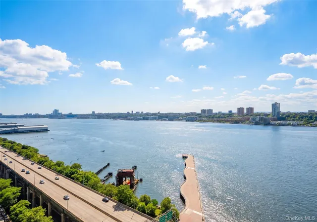Photo 2 of Condo for sale at 220 Riverside Blvd #19L, New York, NY 10069 | MLS# 972141 | Listing updated on 2026-09-25