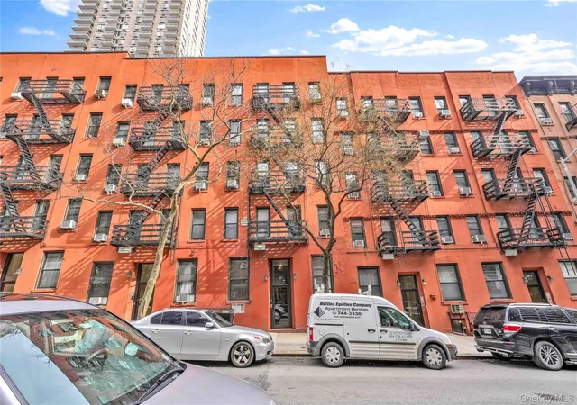 Listing Photo 1 - Condo for sale in building located at 211 E 88Th St, New York, NY 10128 - Unit #2A