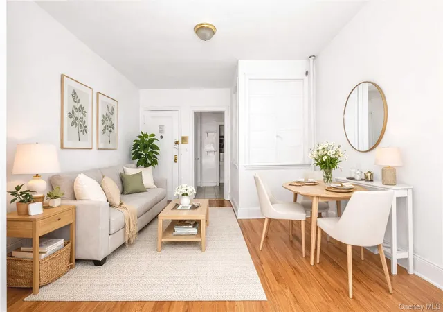 Listing Photo 2 - Condo for sale in building located at 211 E 88Th St, New York, NY 10128 - Unit #2A