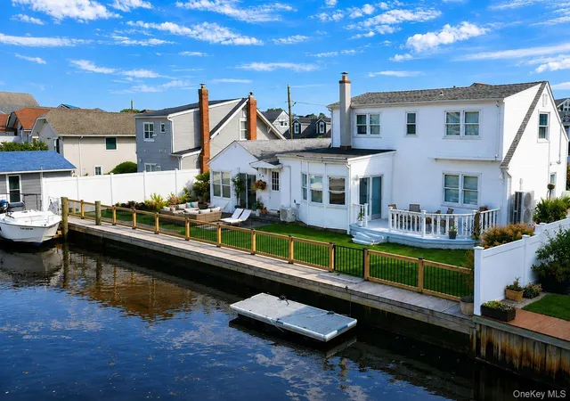 Photo 1 of Single family home for sale at 677 S 9th Street, Lindenhurst, NY 11757 | MLS# 974495 | Listing updated on 2026-09-19