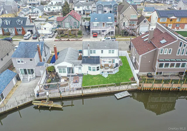 Photo 2 of Single family home for sale at 677 S 9th Street, Lindenhurst, NY 11757 | MLS# 974495 | Listing updated on 2026-09-19