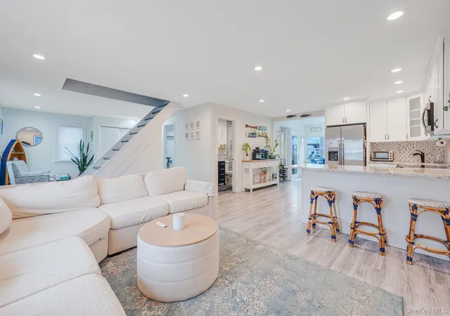 Photo 3 of Single family home for sale at 677 S 9th Street, Lindenhurst, NY 11757 | MLS# 974495 | Listing updated on 2026-09-19