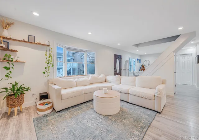 Photo 4 of Single family home for sale at 677 S 9th Street, Lindenhurst, NY 11757 | MLS# 974495 | Listing updated on 2026-09-19
