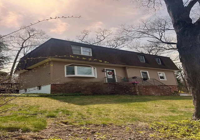 Photo 3 of Single family home for sale at 2 Olympus Rd, Woodbury, NY 10930 | MLS# 977872 | Listing updated on 2026-09-23