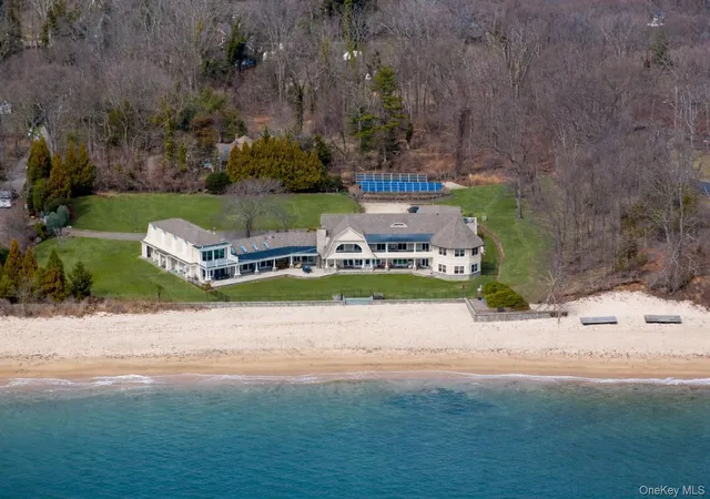 Photo 1 of Mansion for sale at 33 Beach Rd, Huntington, NY 11768 | MLS# 978356 | Listing updated on 2026-09-14