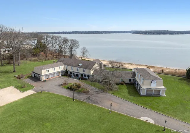 Photo 3 of Single family home for sale at 33 Beach Rd, Huntington, NY 11768 | MLS# 978356 | Listing updated on 2026-09-30