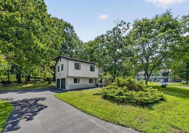 Photo 4 of Sale Pending at 22 Cambridge Cir, Monroe, NY 10950 | MLS# 979471 | Listing updated on 2026-09-13