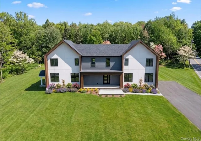 Single family home for sale at 14 Warwick Isle Blvd, Warwick (Town), NY 10969 | MLS# 979774