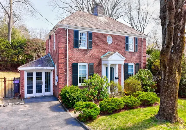 Photo 2 of Single family home for sale at 61 Kathwood Rd, White Plains, NY 10607 | MLS# 980577 | Listing updated on 2026-09-10
