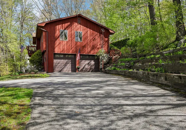 Photo 2 of Single family home for sale at 21 Stonehouse Rd, Somers, NY 10589 | MLS# 980581 | Listing updated on 2026-09-15