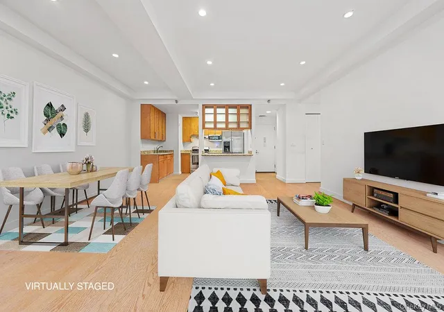 Listing Photo 2 - Condo for sale in building located at 40-22 College Pt Blvd, New York, NY 11354 - Unit #6H