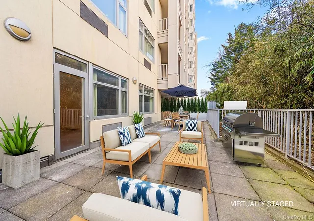 Listing Photo 4 - Condo for sale in building located at 40-22 College Pt Blvd, New York, NY 11354 - Unit #6H