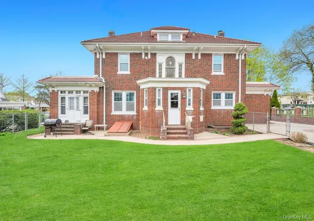 Photo 3 of Single family home for sale at 88 35 193rd Street, Hollis, NY 11423 | MLS# 981638 | Listing updated on 2026-09-12