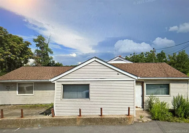Photo 3 of Multi family home for sale at 264 Orange Turnpike, Sloatsburg, NY 10974 | MLS# 982248 | Listing updated on 2026-09-15