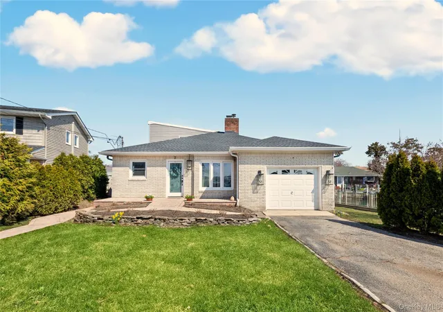 Photo 1 of Single family home for sale at 2 E Lido Prom, Babylon, NY 11757 | MLS# 982592 | Listing updated on 2026-09-28