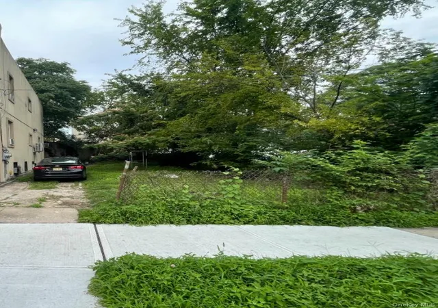 Photo 1 of Land for sale at 3148 Seymour Ave, Bronx, NY 10469 | MLS# 983025 | Listing updated on 2026-09-15