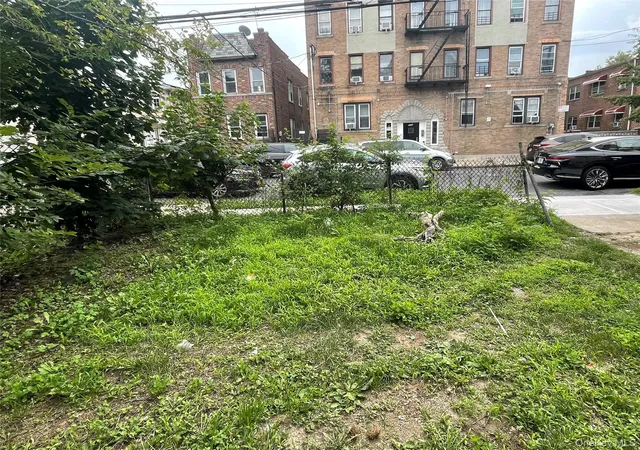 Photo 2 of Land for sale at 3148 Seymour Ave, Bronx, NY 10469 | MLS# 983025 | Listing updated on 2026-09-15