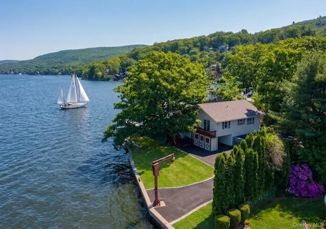 Photo 3 of Single family home for sale at 46 W Cove Rd, Warwick (town), NY 10925 | MLS# 983605 | Listing updated on 2026-09-14