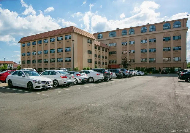 Photo 3 of Condo for sale at 185 W Park Ave #406, Long Beach, NY 11561 | MLS# 983712 | Listing updated on 2026-10-05