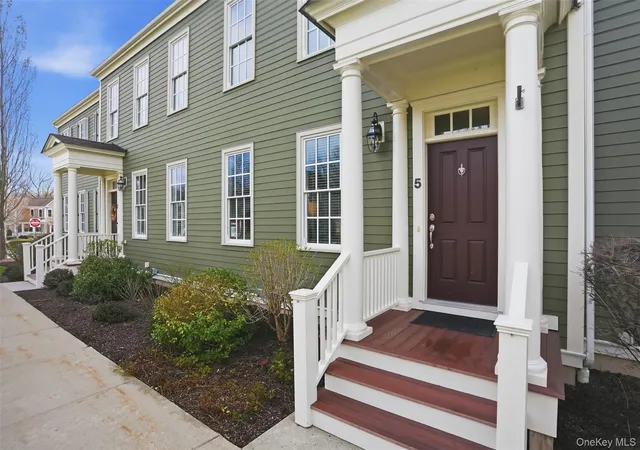Photo 2 of Single family home for sale at 5 Cowdrey St, Warwick (town), NY 10990 | MLS# 983901 | Listing updated on 2026-09-13