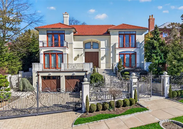 Photo 1 of Mansion for sale at 17 North Dr, Whitestone, NY 11357 | MLS# 984505 | Listing updated on 2026-09-13