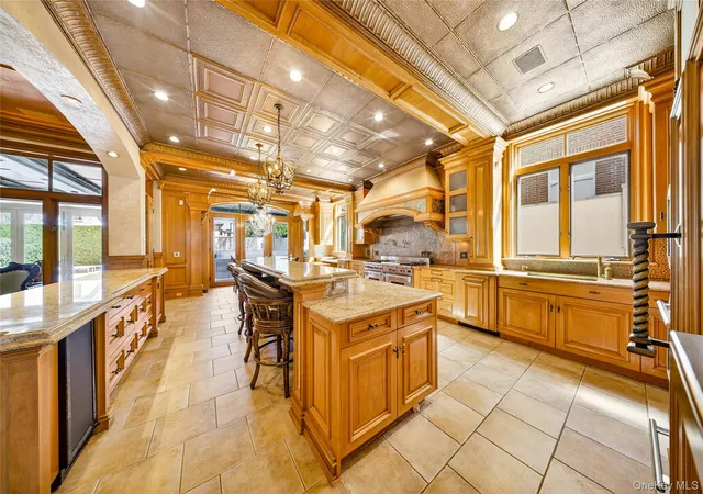 Photo 4 of Single family home for sale at 17 North Dr, Whitestone, NY 11357 | MLS# 984505 | Listing updated on 2026-09-13