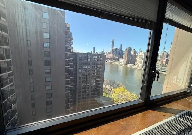Photo 3 of Condo for sale at 531 Main St #1511, New York, NY 10044 | MLS# 984595 | Listing updated on 2026-09-12