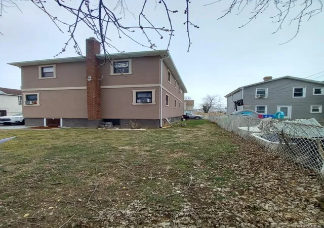 Photo 3 of Manufactured home for sale at 13 Clinton Ave, Inwood, NY 11096 | MLS# 985333 | Listing updated on 2026-09-14