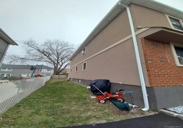 Photo 3 of Manufactured home for sale at 13 Clinton Ave, Inwood, NY 11096 | MLS# 985333 | Listing updated on 2026-09-14