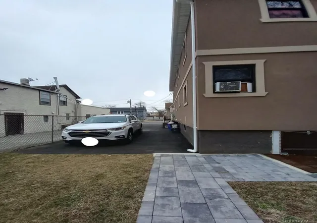 Photo 4 of Manufactured home for sale at 13 Clinton Ave, Inwood, NY 11096 | MLS# 985333 | Listing updated on 2026-09-14