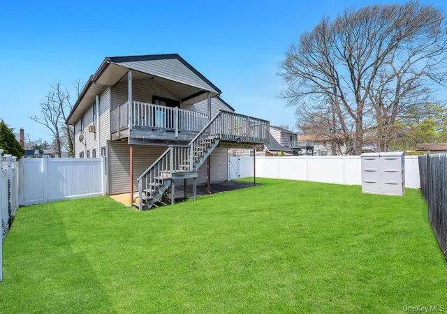 Photo 3 of Sale Pending at 41 Oakley Ave, Oyster Bay, NY 11758 | MLS# 986147 | Listing updated on 2026-09-11