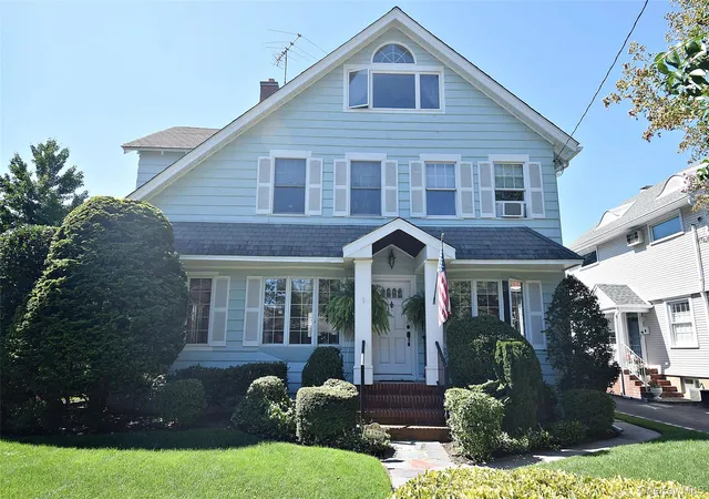 Photo 2 of Single family home for sale at 4144 Westmoreland St, Little Neck, NY 11363 | MLS# 987650 | Listing updated on 2026-09-26
