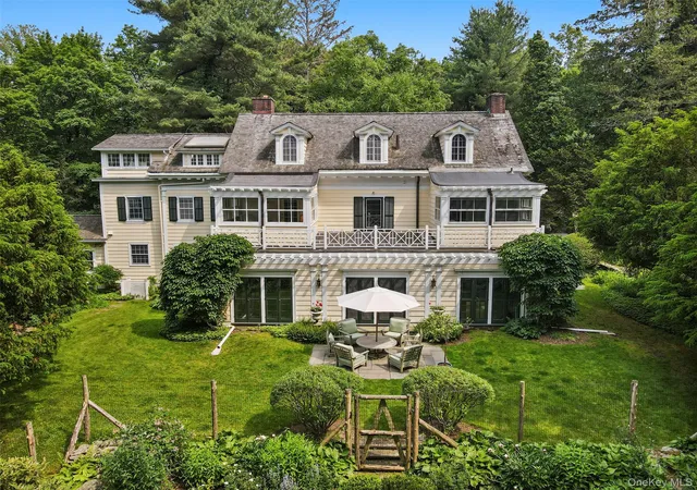 Photo 2 of Mansion for sale at 328 Mclain St, Bedford, NY 10507 | MLS# 987844 | Listing updated on 2026-09-12