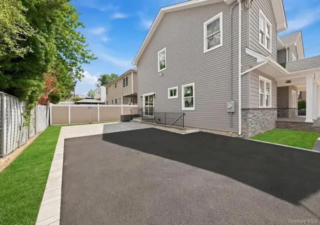 Photo 4 of Single family home for sale at 447 Keller Ave, Hempstead, NY 11003 | MLS# 988333 | Listing updated on 2026-09-15