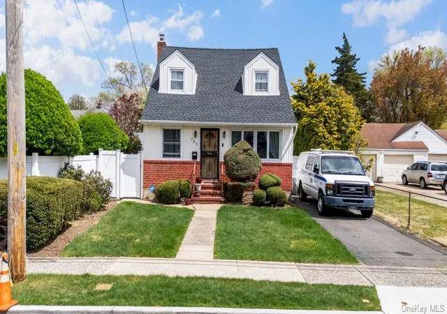 Photo 1 of Single family home for sale at 283 Hawthorne Ave, Uniondale, NY 11553 | MLS# 988998 | Listing updated on 2026-09-12